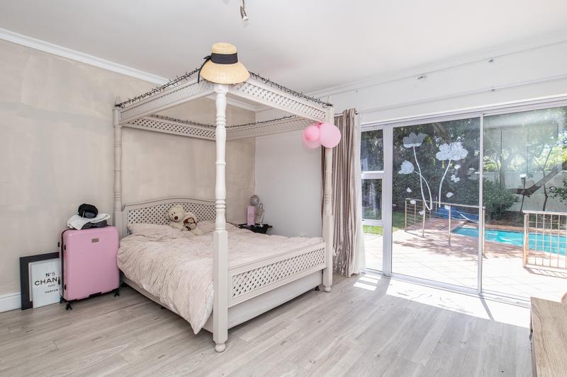 To Let 4 Bedroom Property for Rent in Constantia Western Cape